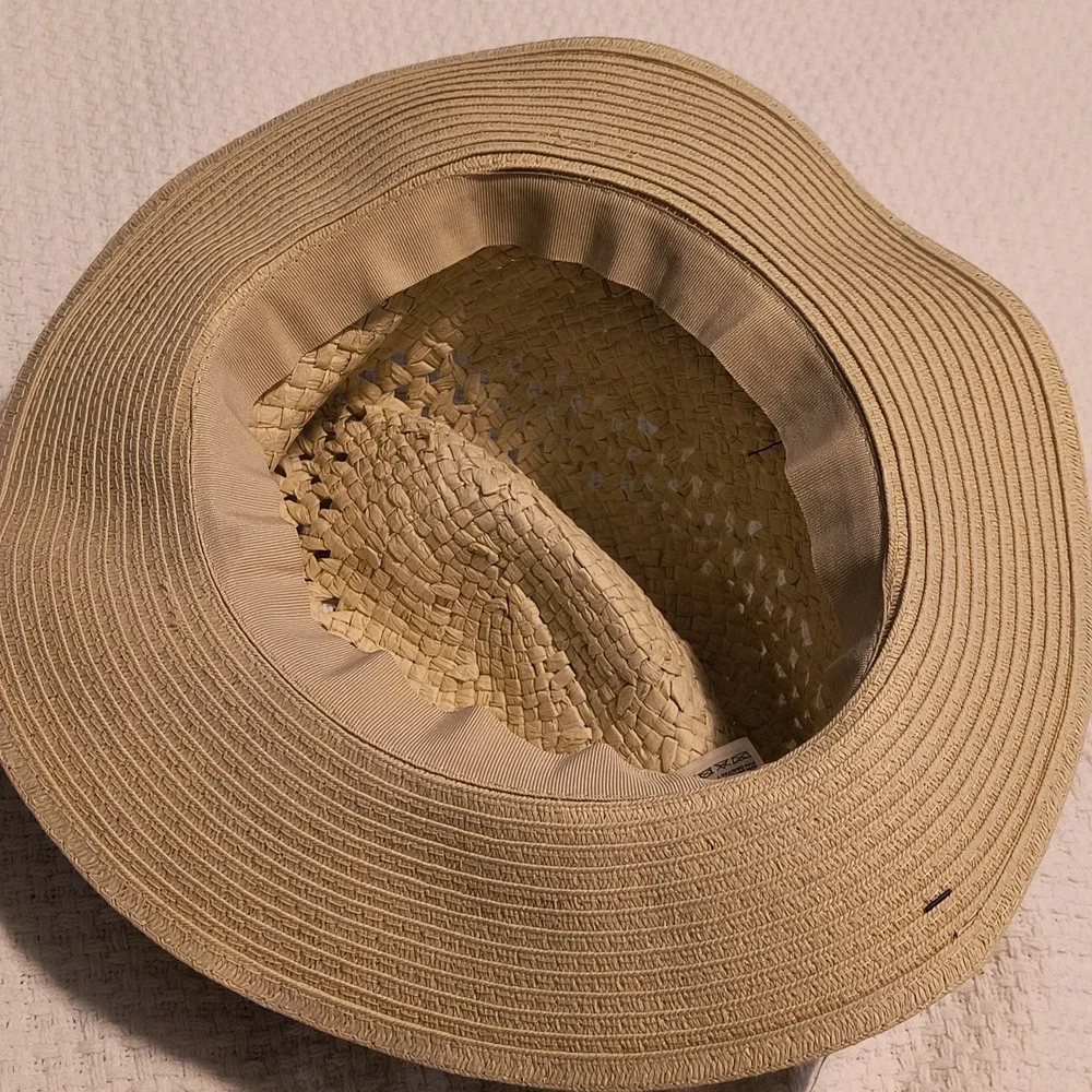 Straw hat - Picture 3 of 3